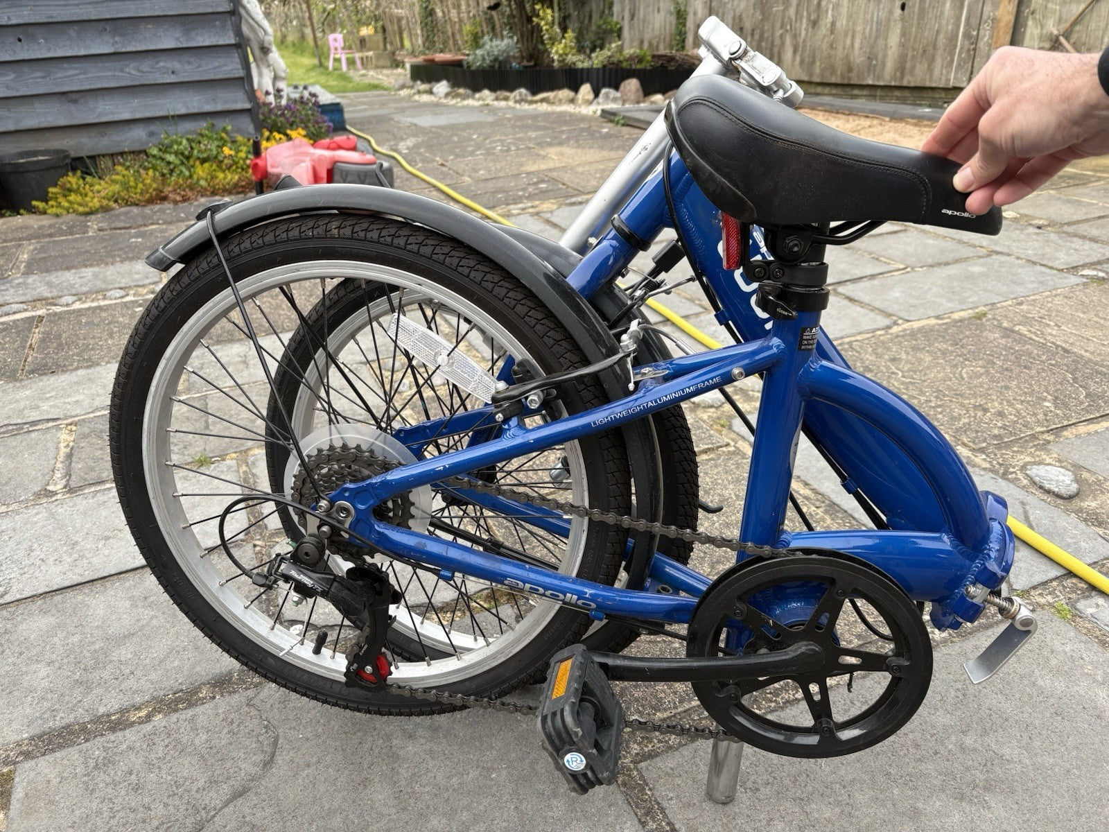 Apollo Tuck Folding Bike 20" 6-Speed