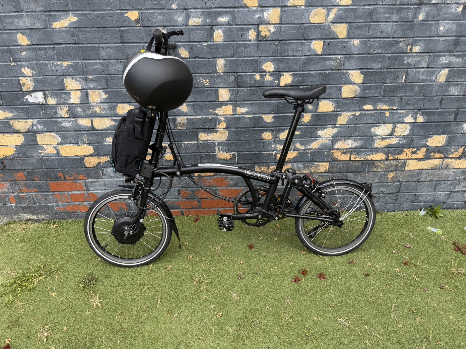 Brompton  P Line Urban Mid Handle Bar Folding Midnight Bike - Black