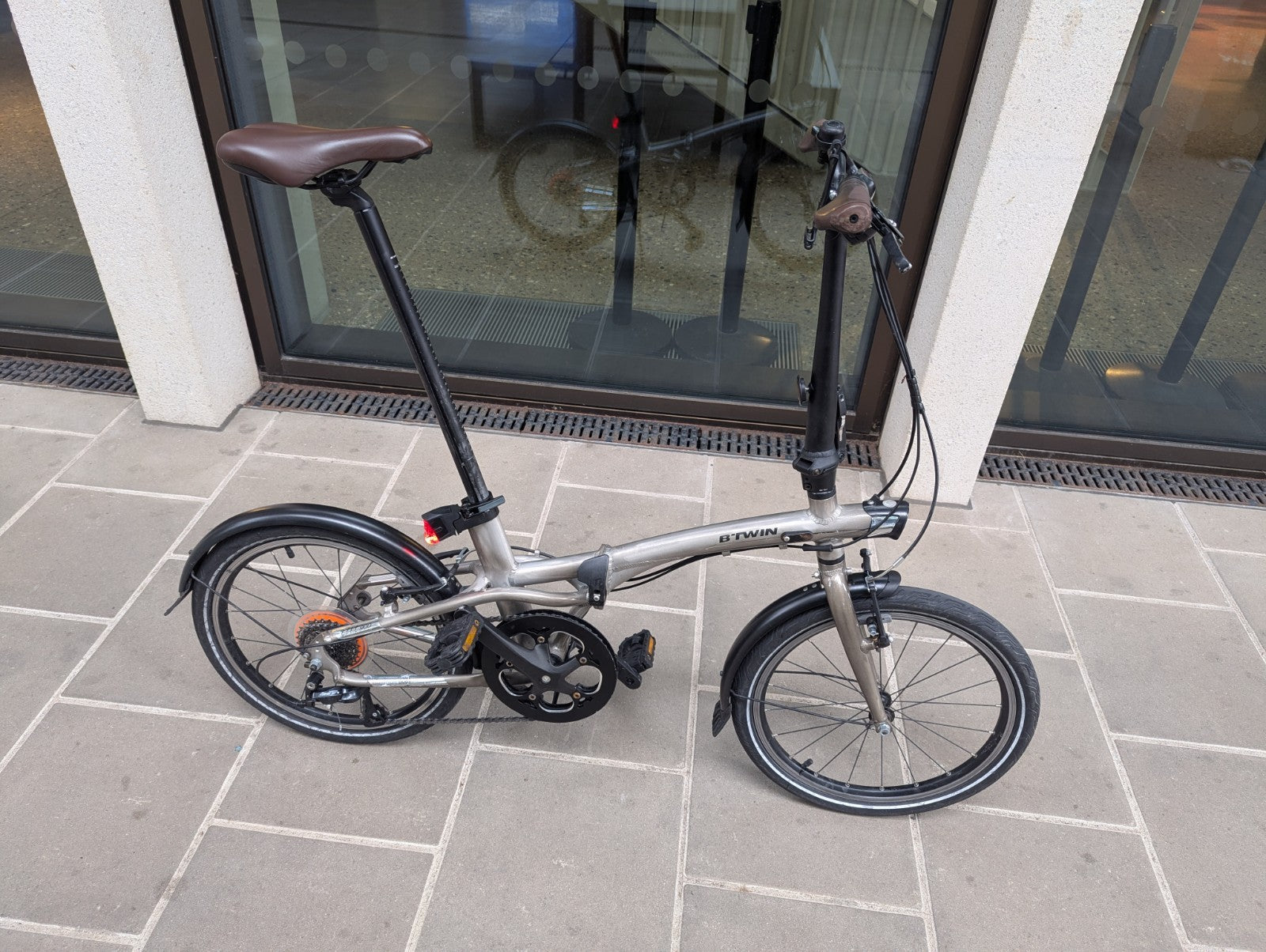 BTWIN Tilt 900 Folding Bike 9-Speed Shimano Sora, Lightweight Aluminium Frame