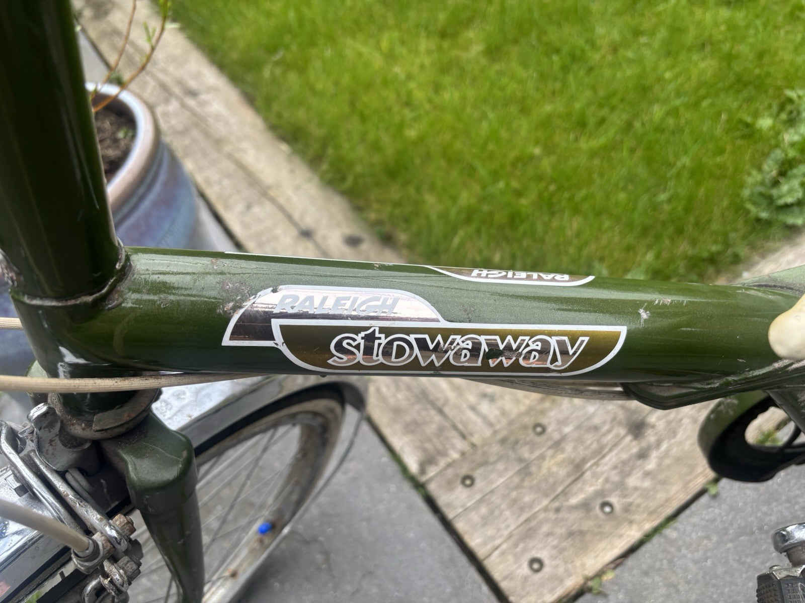 Raleigh stowaway folding bike green 1980