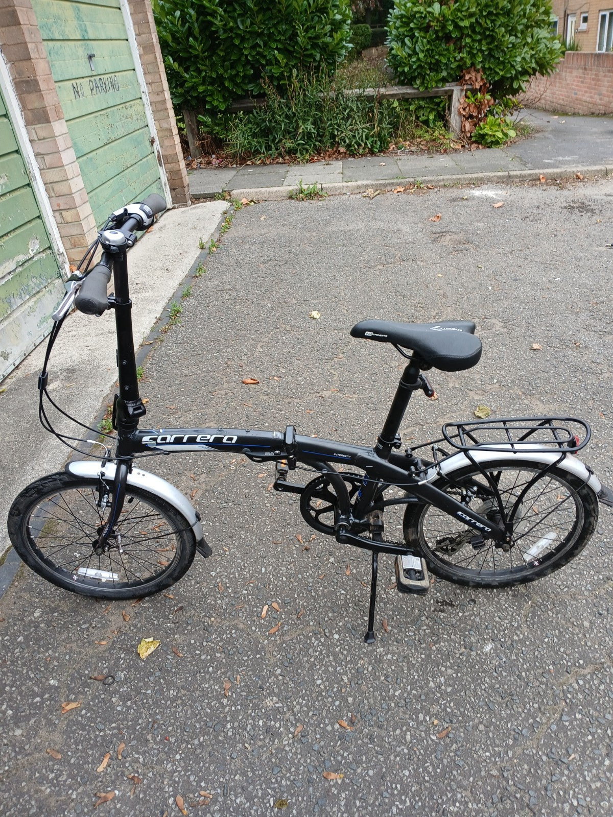Carrera INTERCITY 20" 8 Speed Folding Bike/bicycle