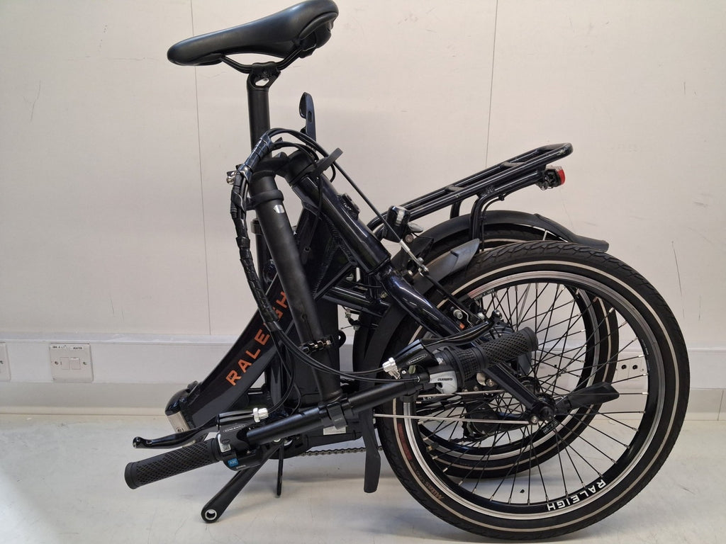 Raleigh Stow--E--Way Folding 7-Speed 20" Wheel Alloy Bike - Blue (Scratches)