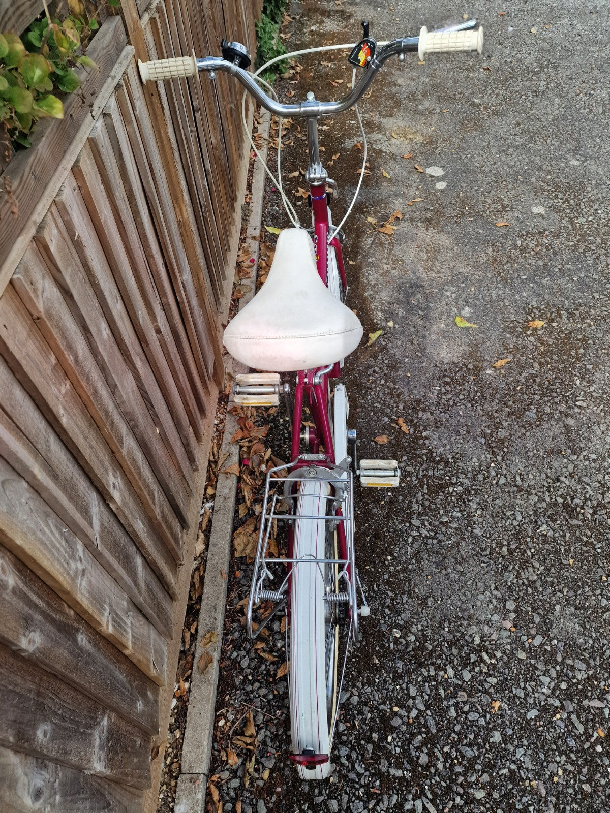 UNIVERSAL STOWAWAY 3 Vintage Folding Burgundy Bike, 3 speed. 20’ wheels,PRESTINE