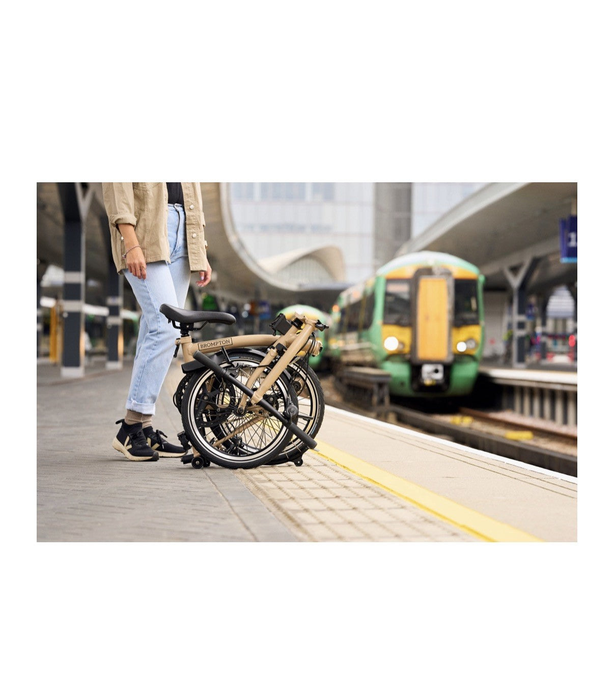 Brompton C Line Folding Bike 6-Speed Colour Dune Sand Handlebars Mid Bar