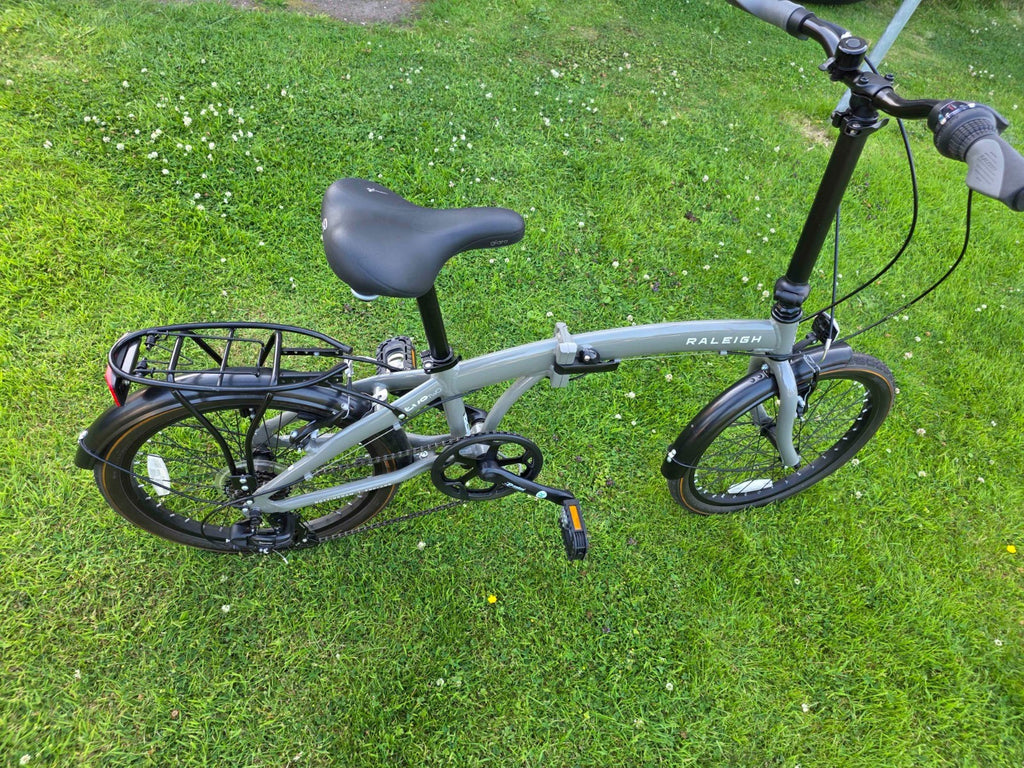 Raleigh Evo Two Folding Bike - Grey –never used - White decal