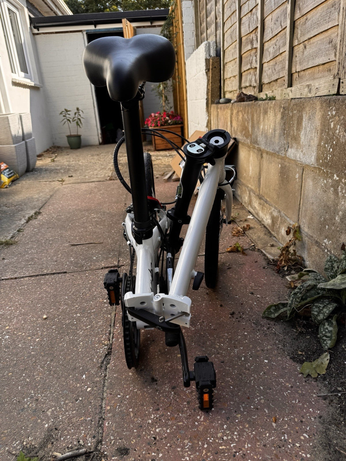 Dahon VYBE D7. Compact Folding Bike. 12kg 7 Speed 20 Wheels. Barely used.
