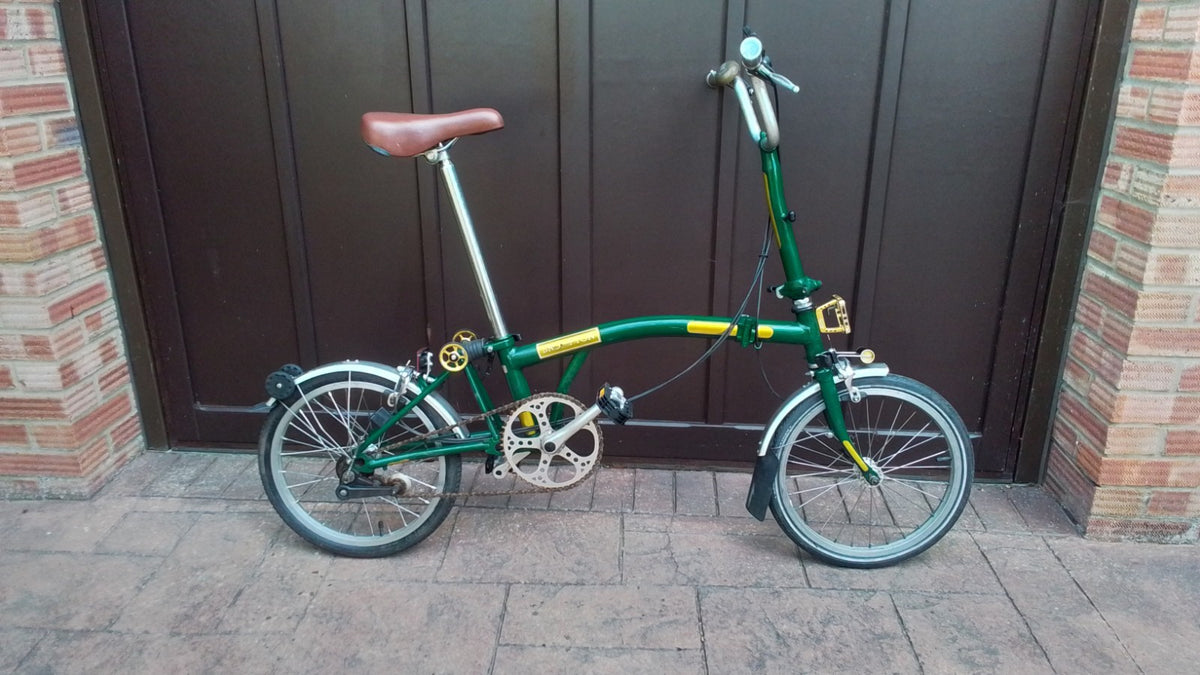 Brompton Folding Bike 3-Speed, Green.  Good Condition And  Ready For Use.
