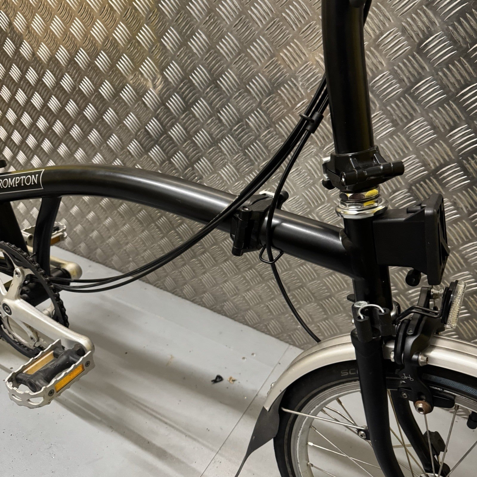 Brompton C Line Explore 2021 Black M Bar Excellent Condition