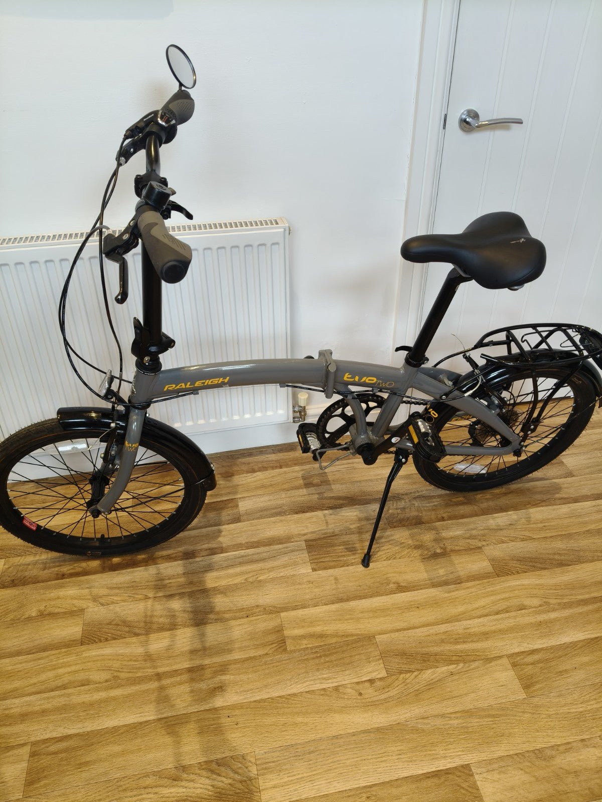 Raleigh Evo 2 Folding Bike 7-Speed Shimano Gears Grey