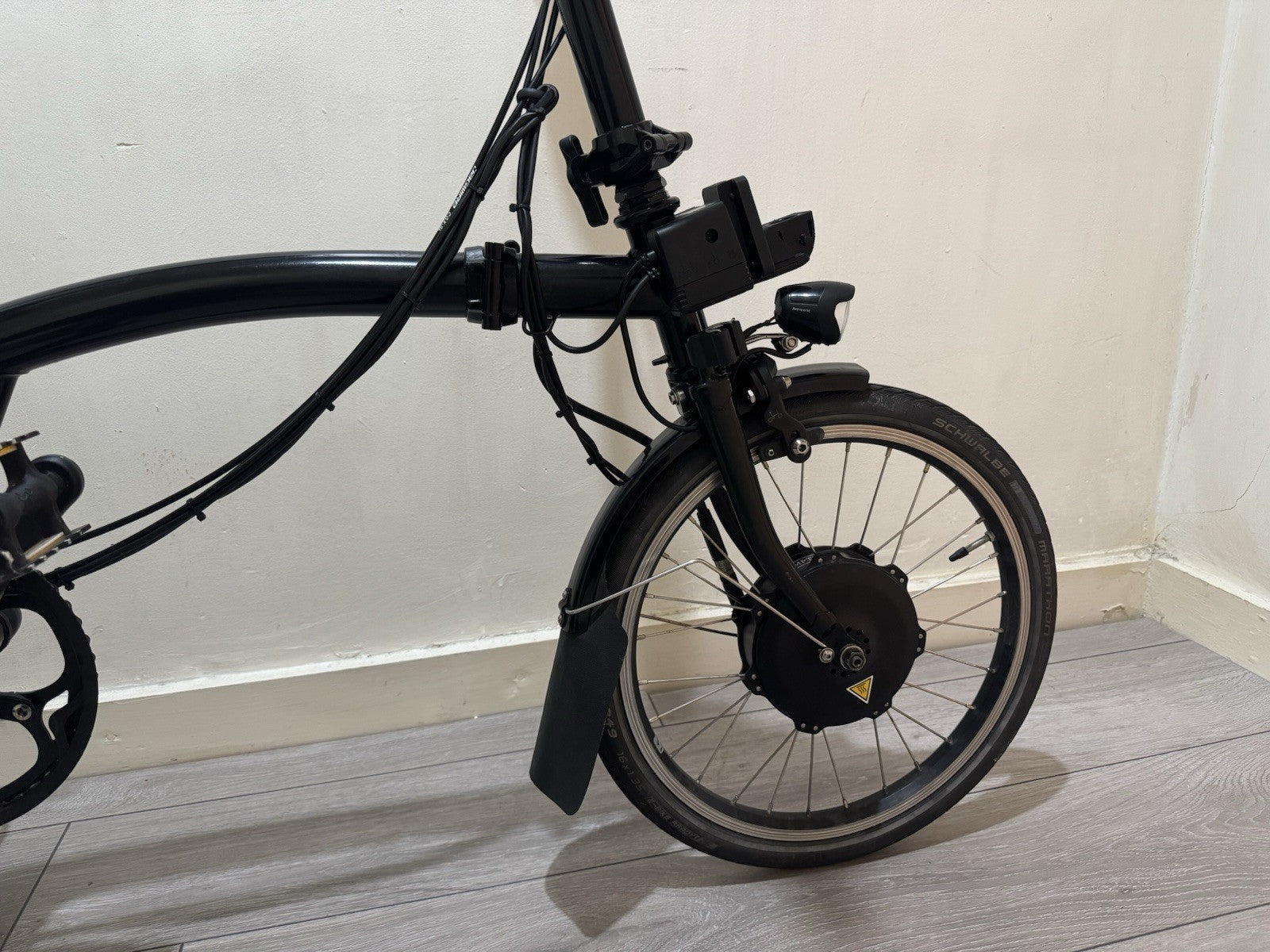 Electric Brompton M6R (2022) - Black Edition Excellent Condition