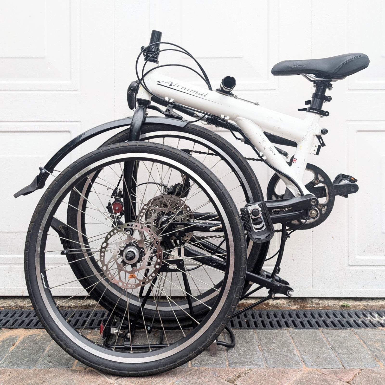 Airnimal Joey Sport Folding Bike - White - Great Mechanical Condition with Rack