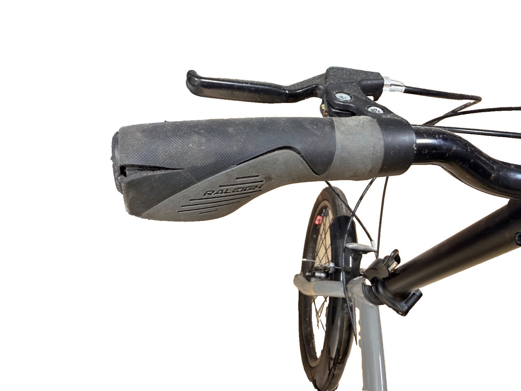 Raleigh Evo Two, folding bike, 7 speed 20" wheels - with Carry Bag.