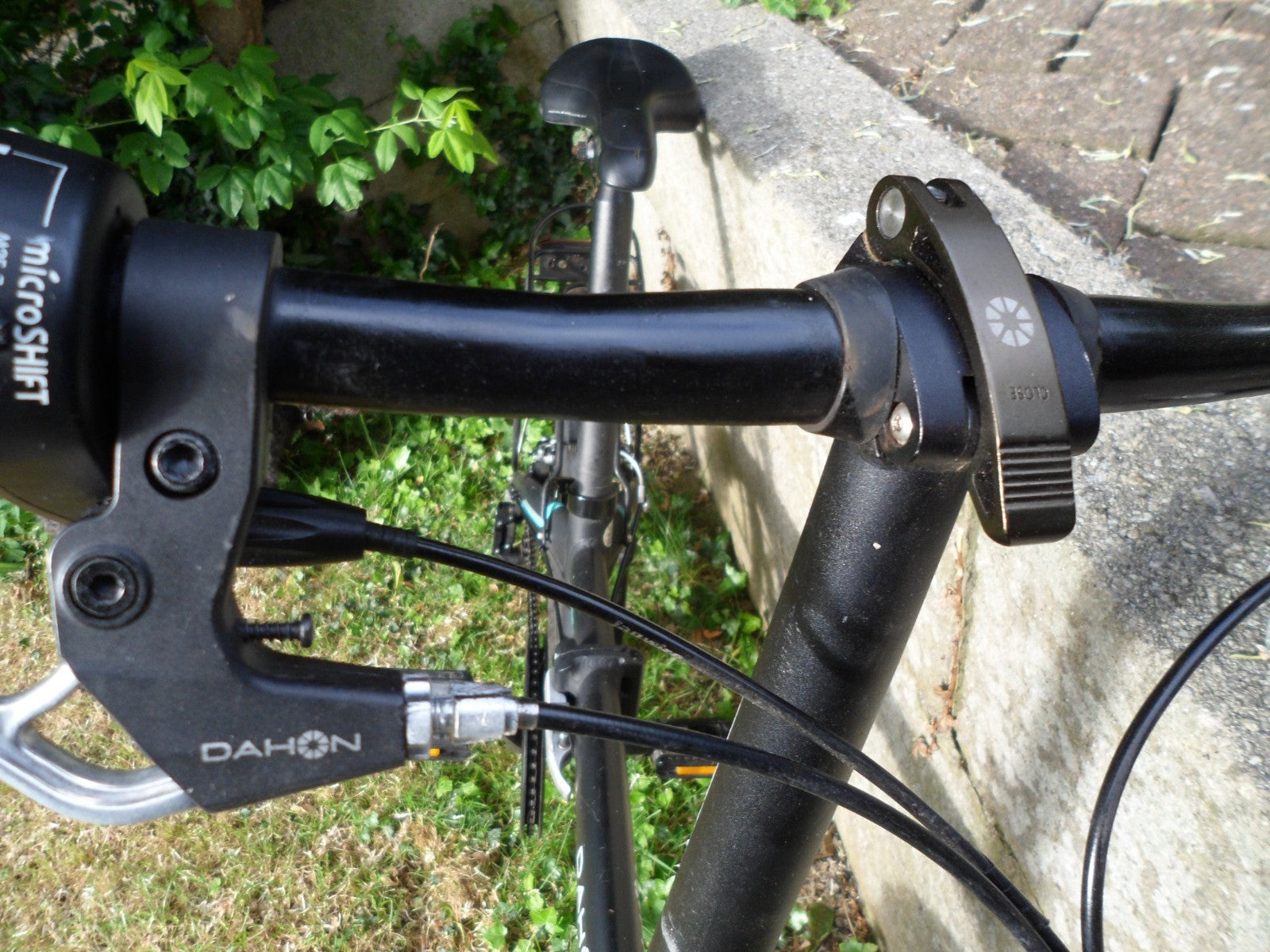 Dahon Vybe 20 Inch Folding Bike ideal commuter bike with rear rack