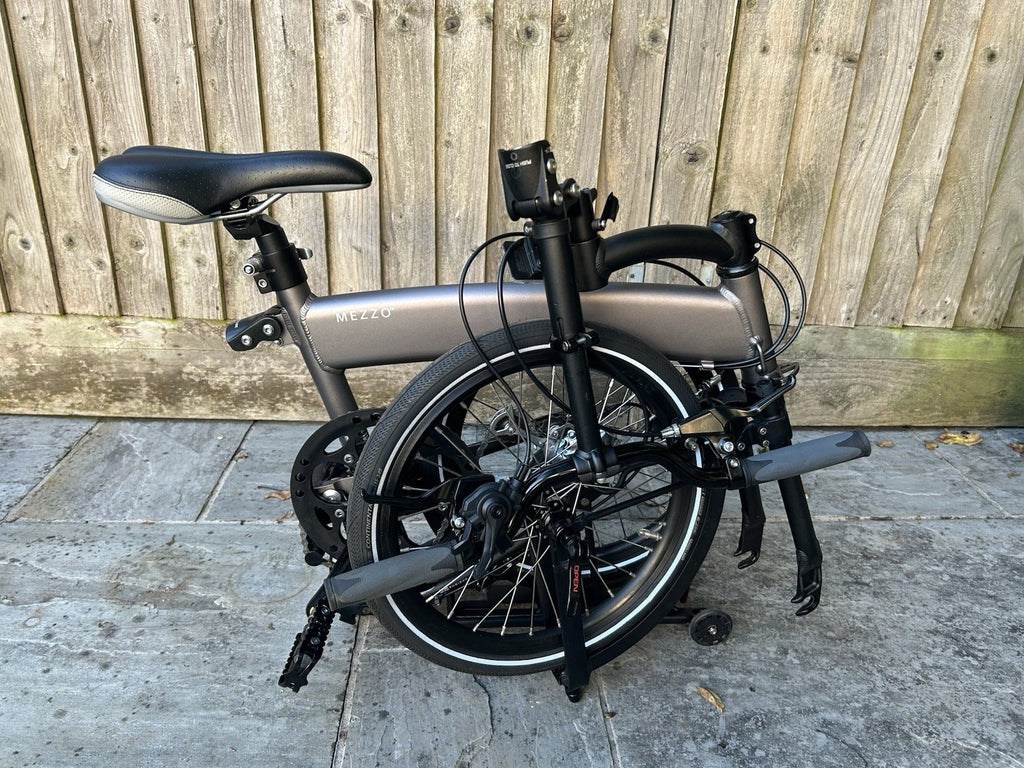Mezzo D9 9 Speed Folding Bike In Excellent Condition Including Carry Bag