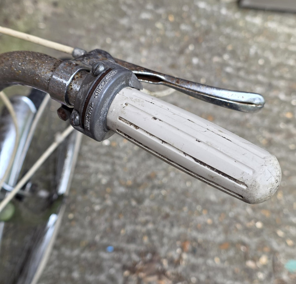 1970's VINTAGE Raleigh Stowaway FOLDING Bike (17" FRAME SIZE w/ 20" WHEELS)
