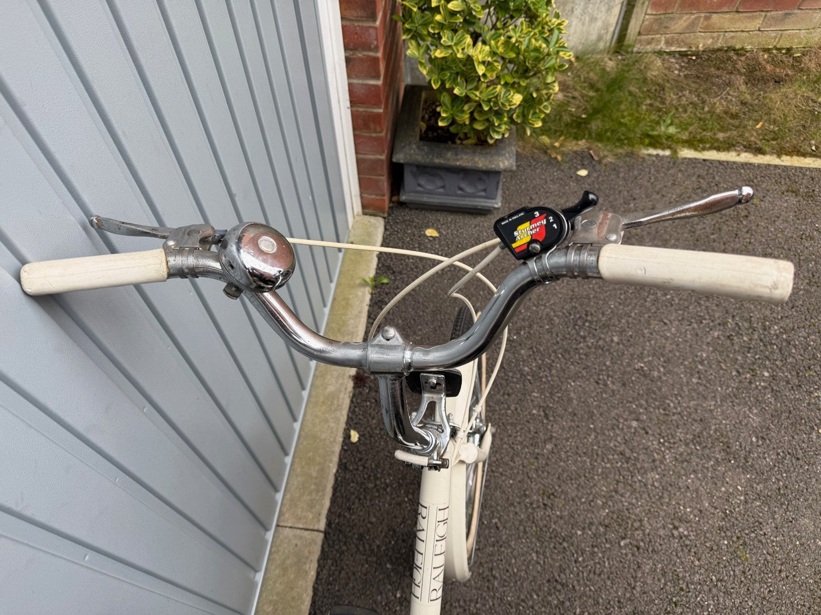 Vintage 1986 Unisex Adults Men's Women's White Raleigh Compact Folding Bike