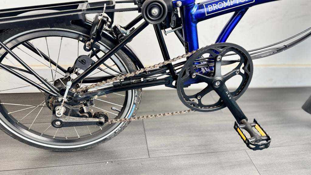 Brompton C-Line Electric 6 Speed Bolt Blue Lacquer Pannier bag Brooks saddle