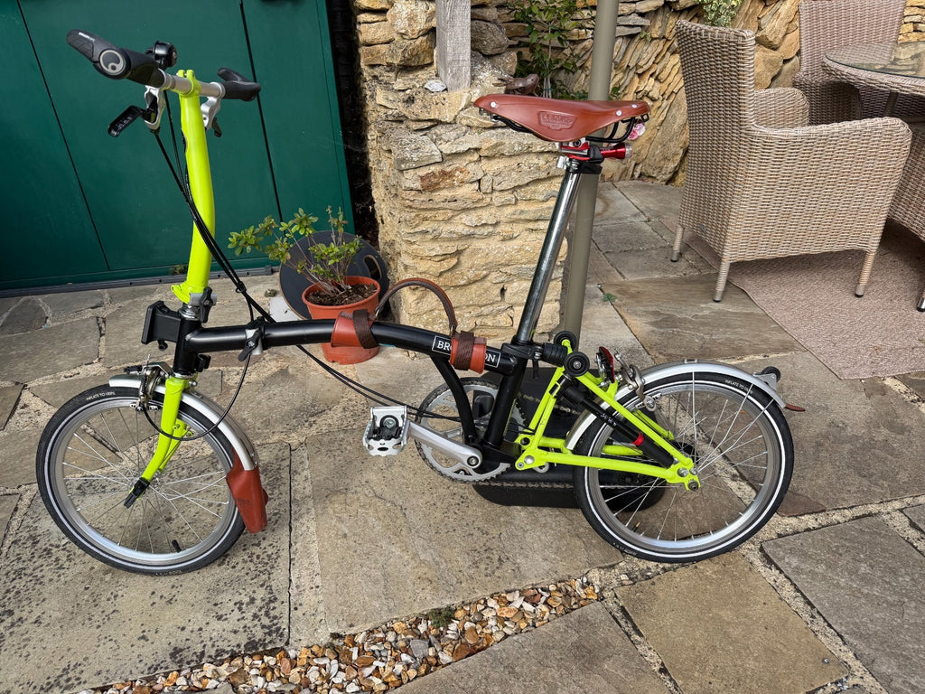 Brompton Bike 2-speed - Green & Black, Brookes saddle, leather accessories,