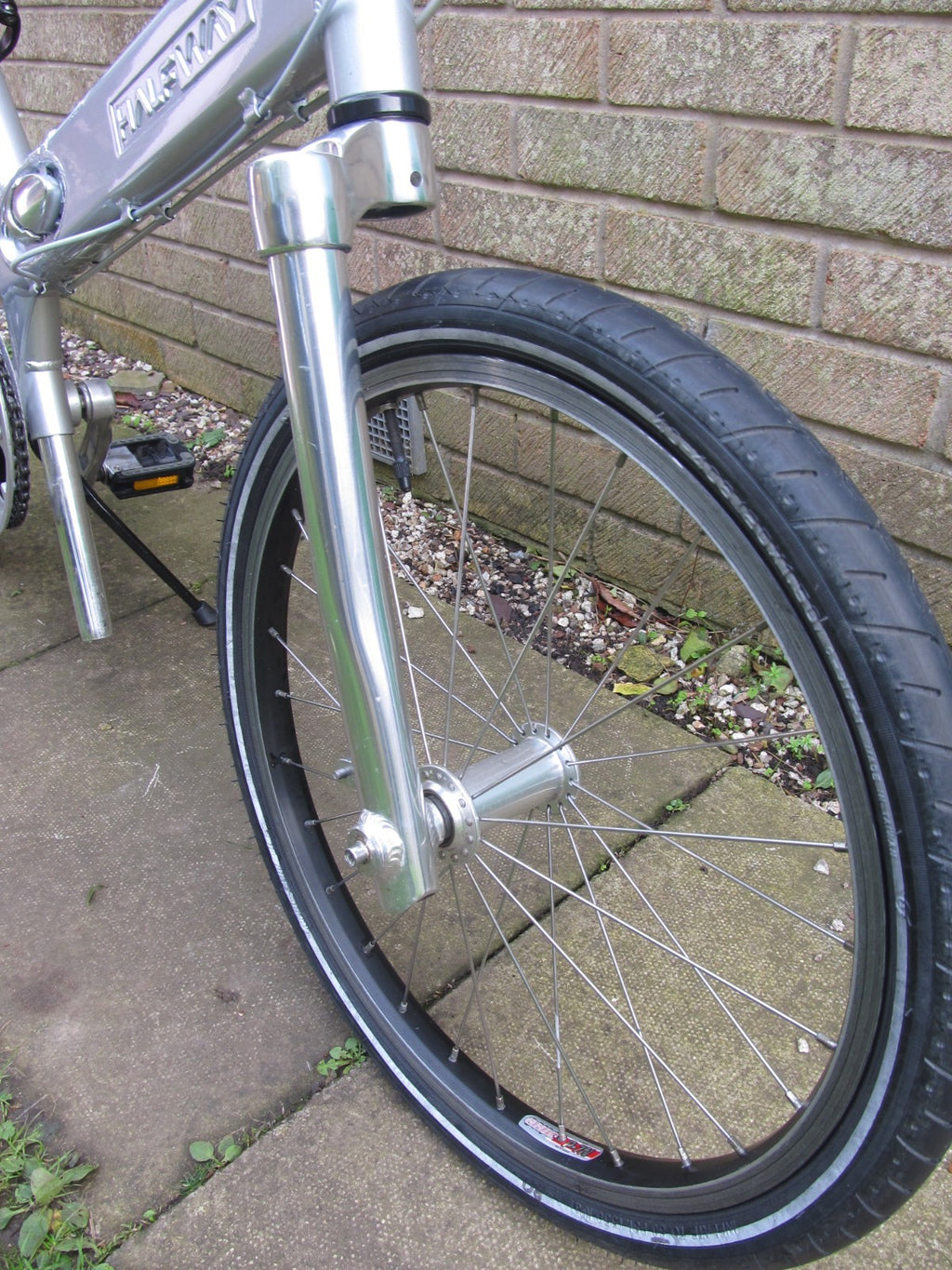 BIKE FOLDING  19" WHEELS UNISEX-EXCELLENT CONDITION-EXTRA LIGHT FRAME