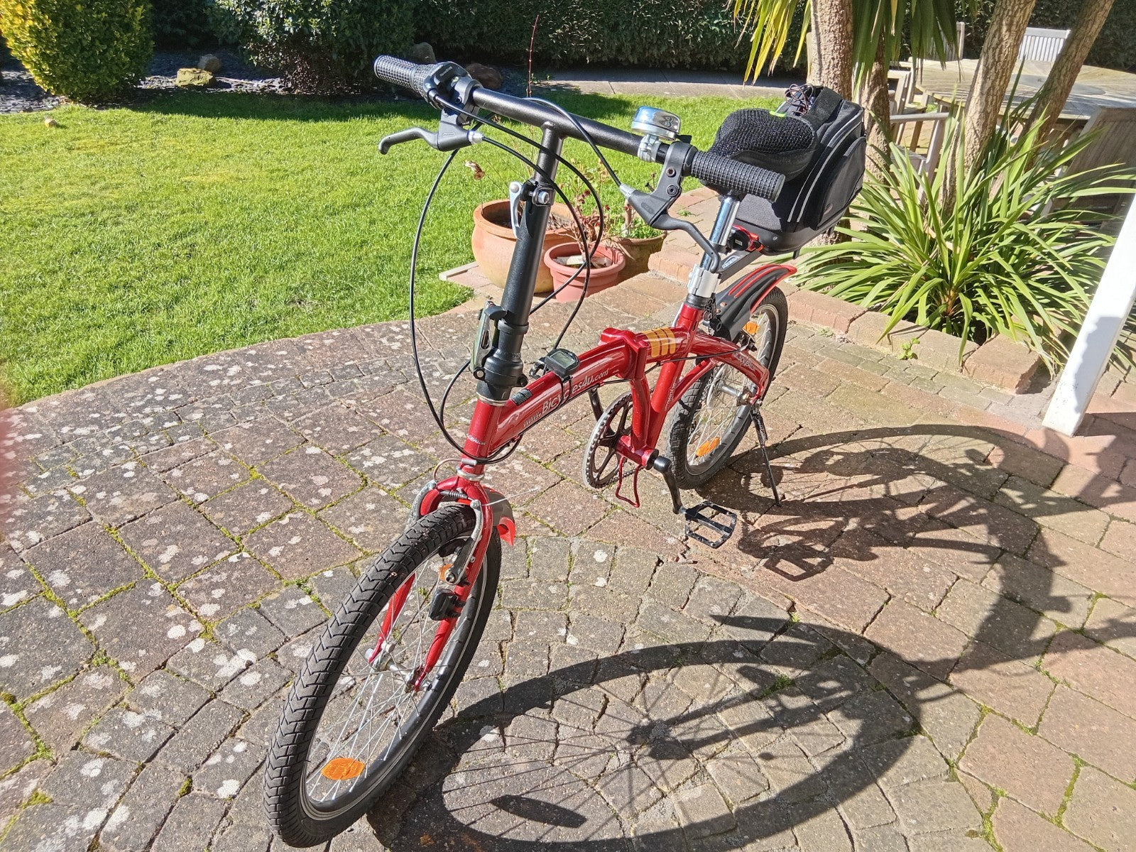 Folding Bike (unisex 20 inch wheels)
