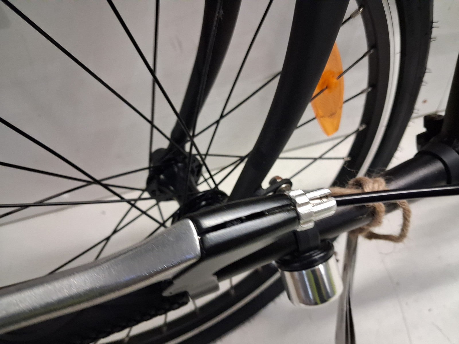 Dahon Hit 20" Wheels 11.6 kg Compact Unisex Matt Black Folding Bike {Alt Pedals}