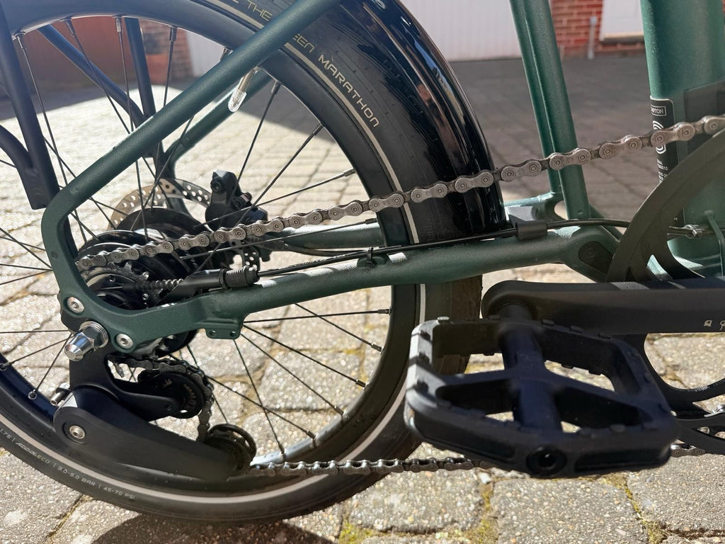 Brompton G Line 8-Speed Folding Bike Size Medium Forest Green.  Excellent .