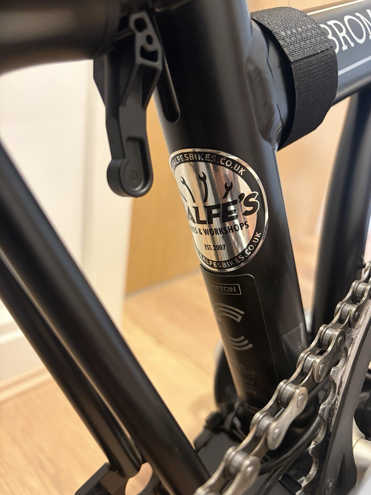Immaculate (Fully Kitted) Brompton Electric H6L - 250 Watt ‘50NM’ Torque Motor.
