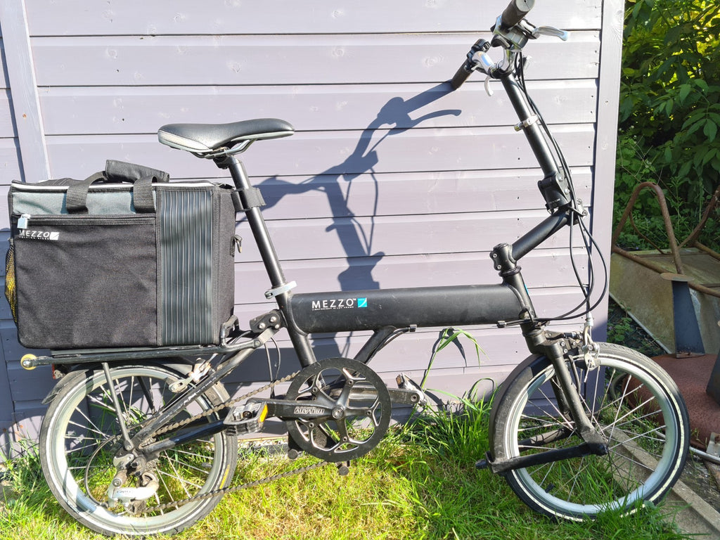 Mezzo D9 Folding Bike with commuter bag