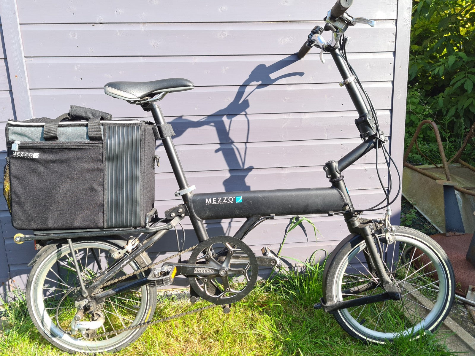 Mezzo D9 Folding Bike with commuter bag