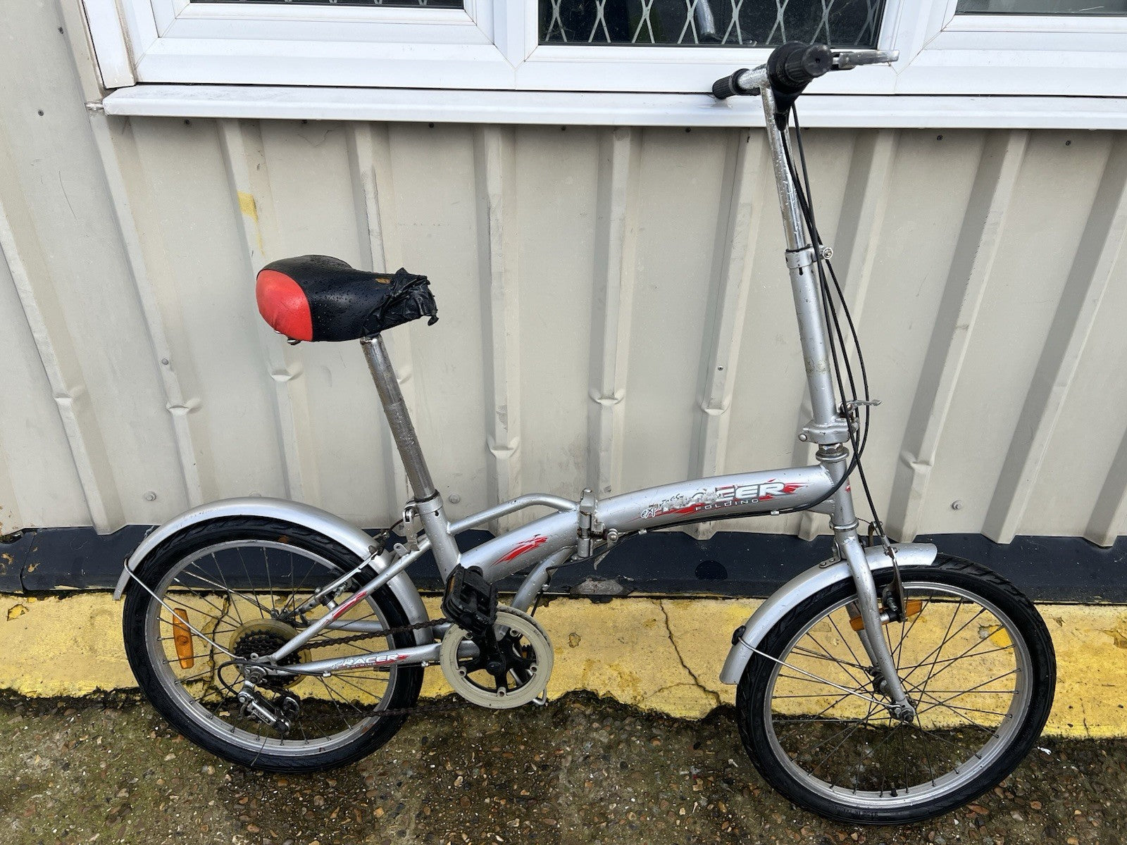 Aliminium Express Racer Folding Bike with 6gears (Need Some Repair)