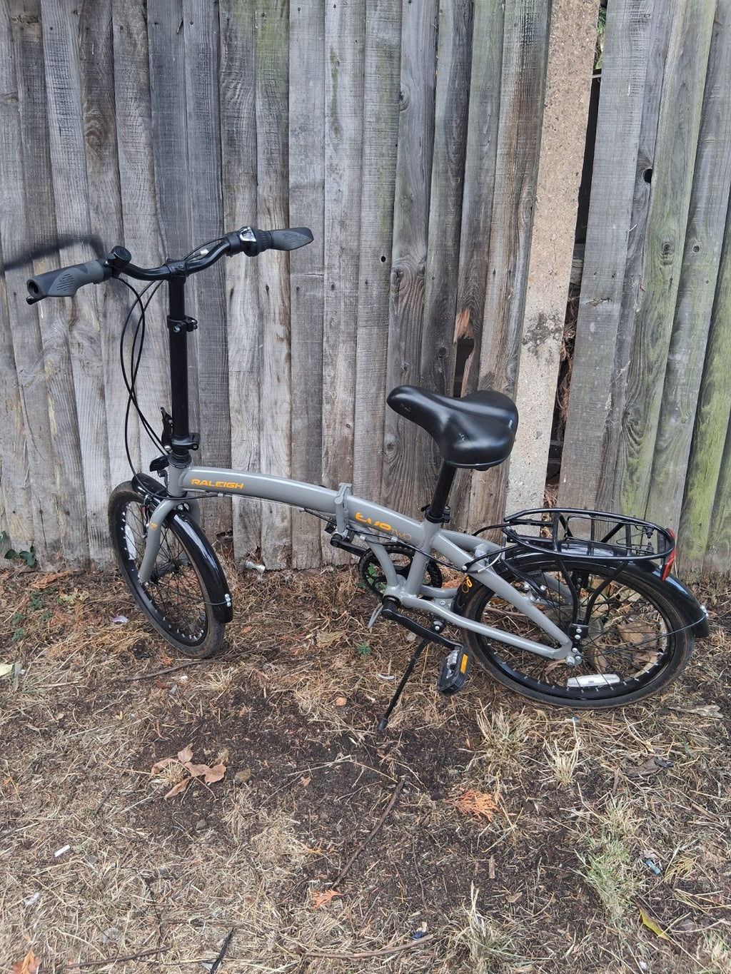 Raleigh Evo Two Folding Bike 20 Wheels Excellent Condition Collection Only