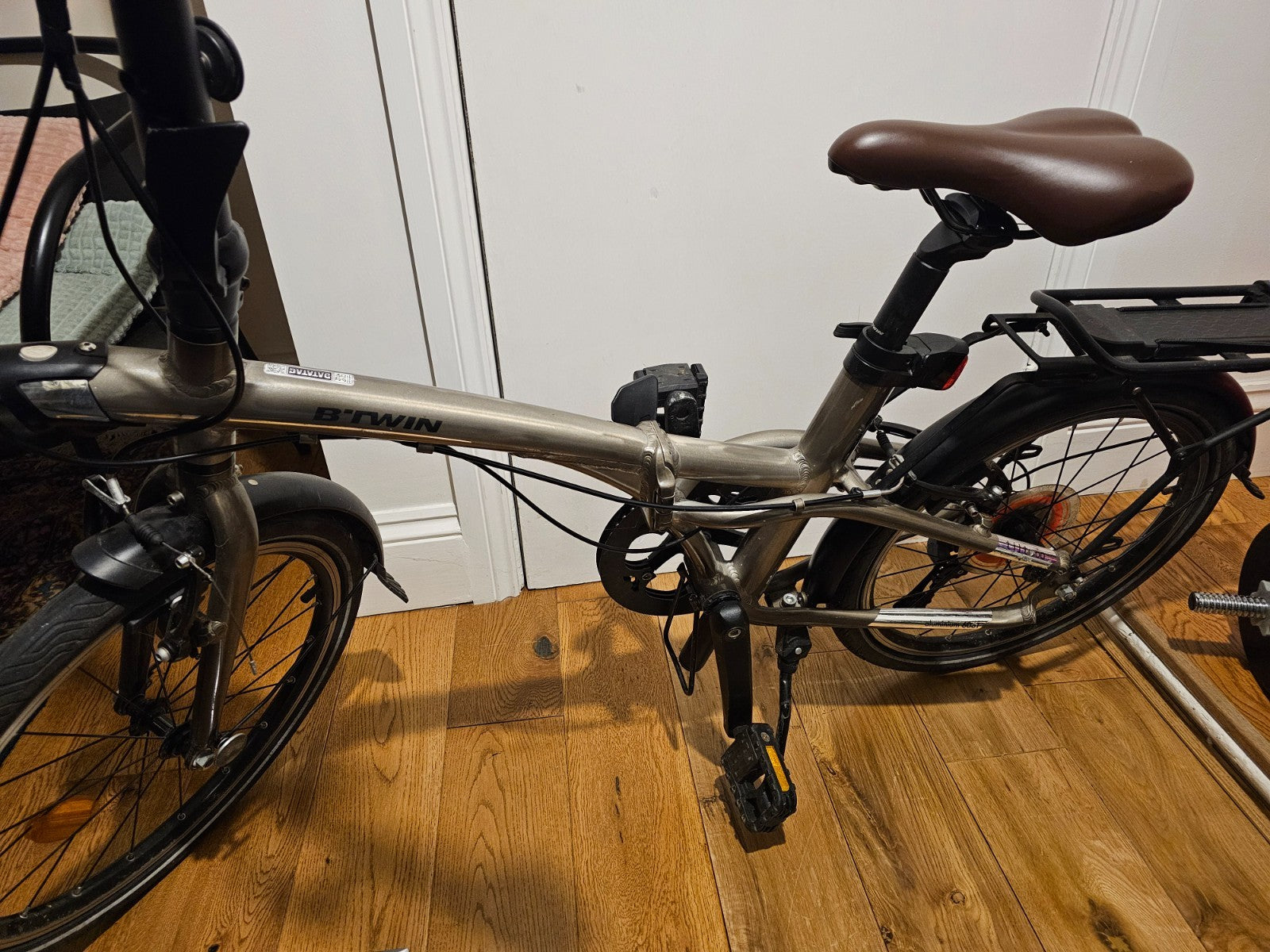 Btwin Tilt 900 Folding Bike 9 Speed Lightweight with Pannier rack