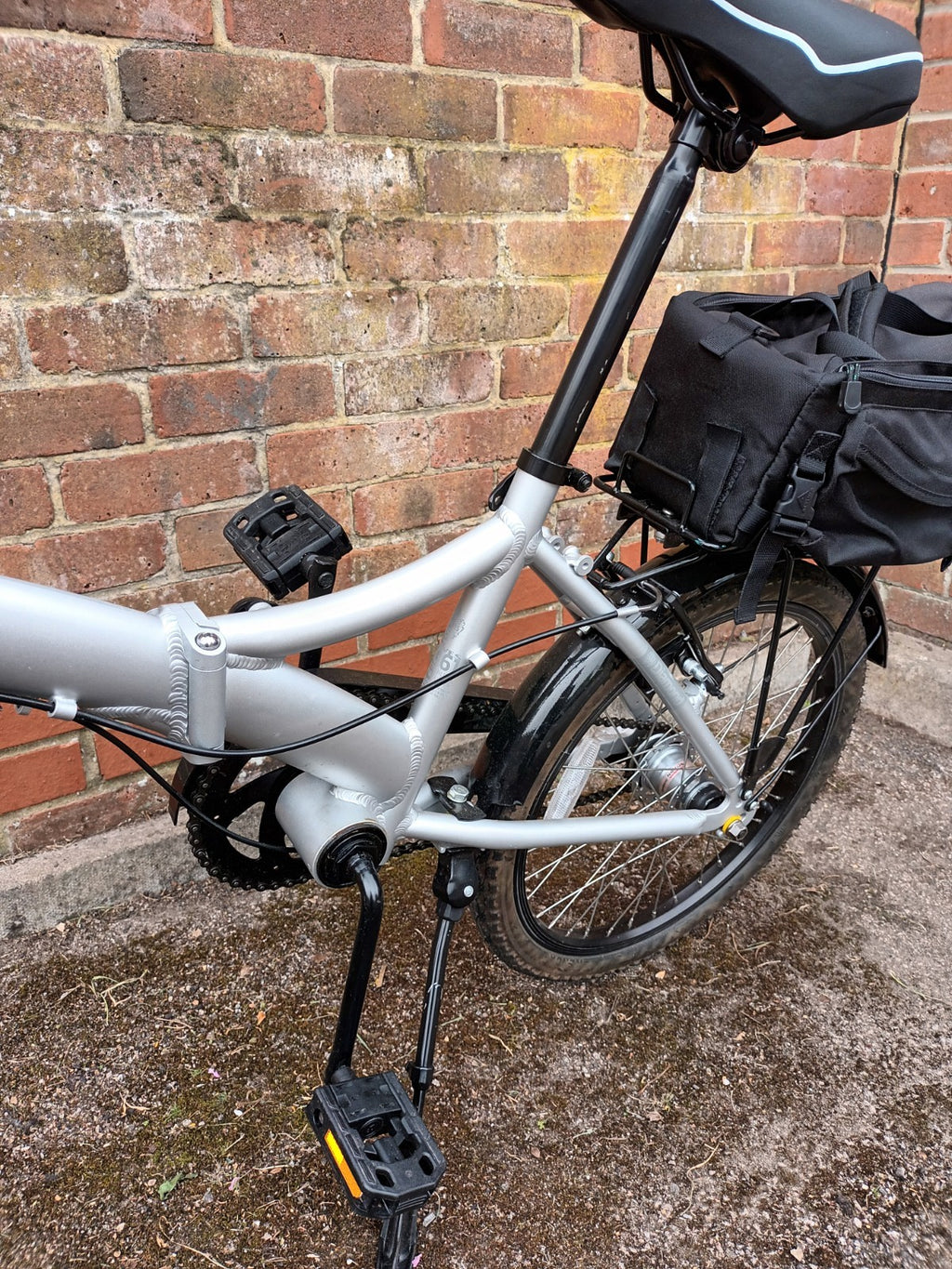 Dawes Diamond Folding Bike  with Pannier Bag. Excellent Condition