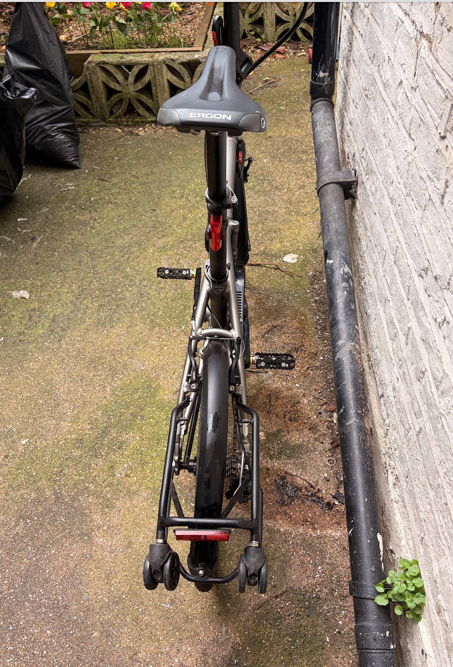 Tern BYB S11 Folding Bike – Nearly New – Accessories Included