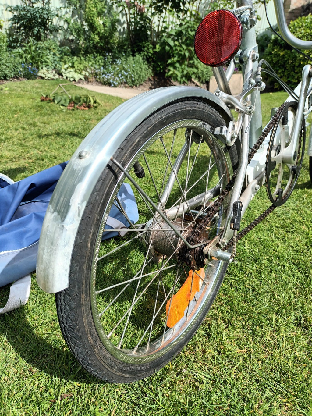Vintage Bickerton Folding Bike, Good Condition,  White. Rides well + Bag.