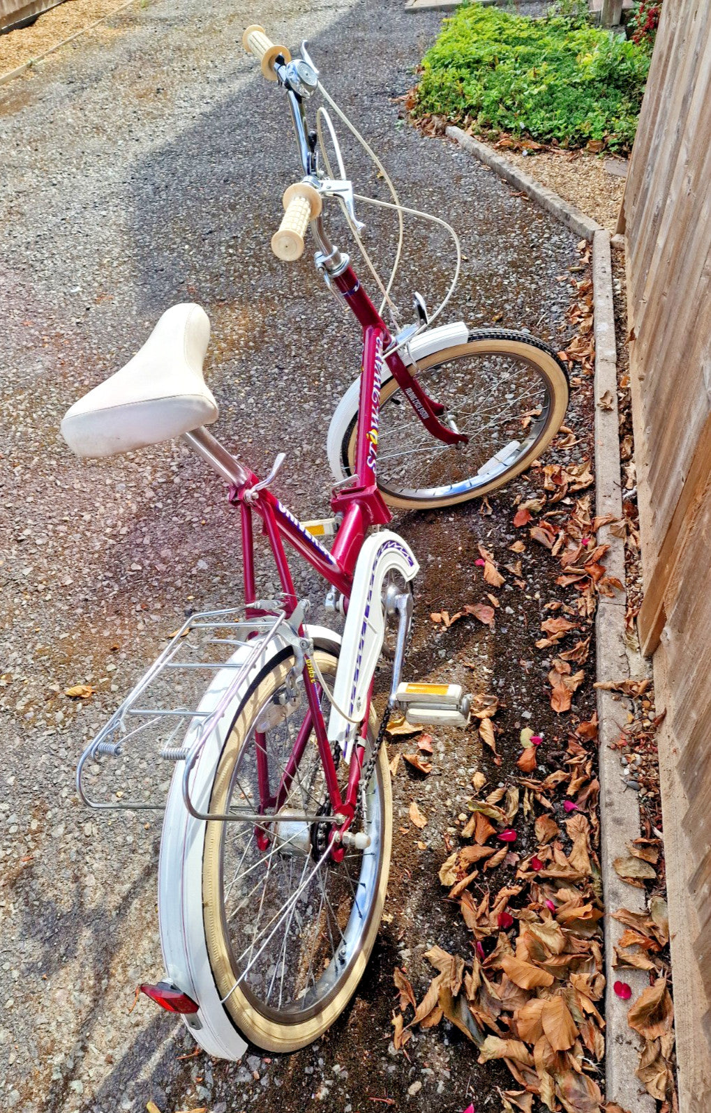 UNIVERSAL STOWAWAY 3 Vintage Folding Burgundy Bike, 3 speed. 20’ wheels,PRESTINE