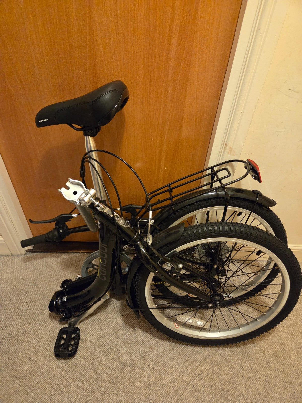 Apollo Contour Unisex Aluminium Folding Bicycle. Never used, excellent condition