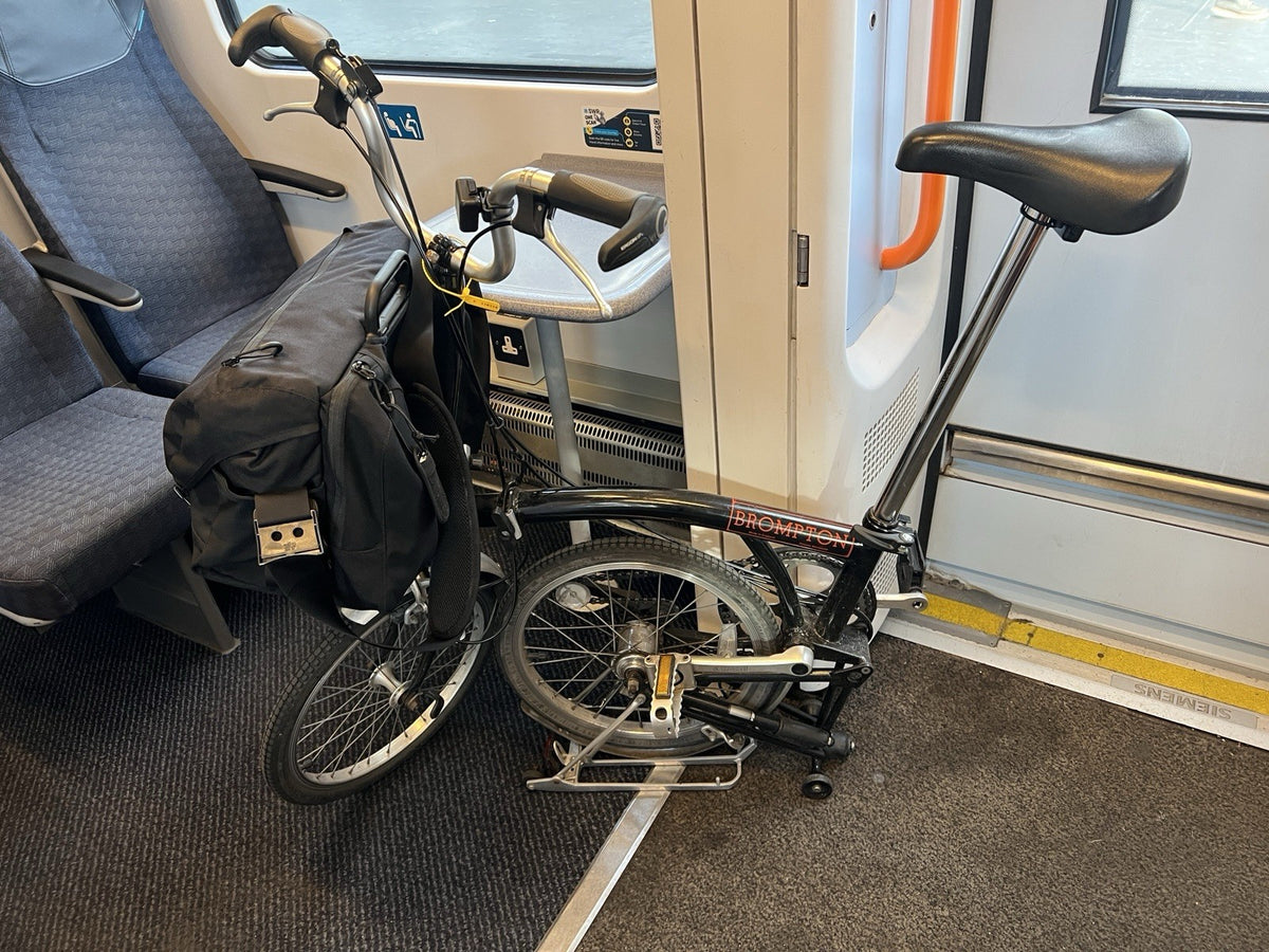 Brompton Folding Bike 16in Black/Silver Cruiser Bar Rear Rack Mudguards