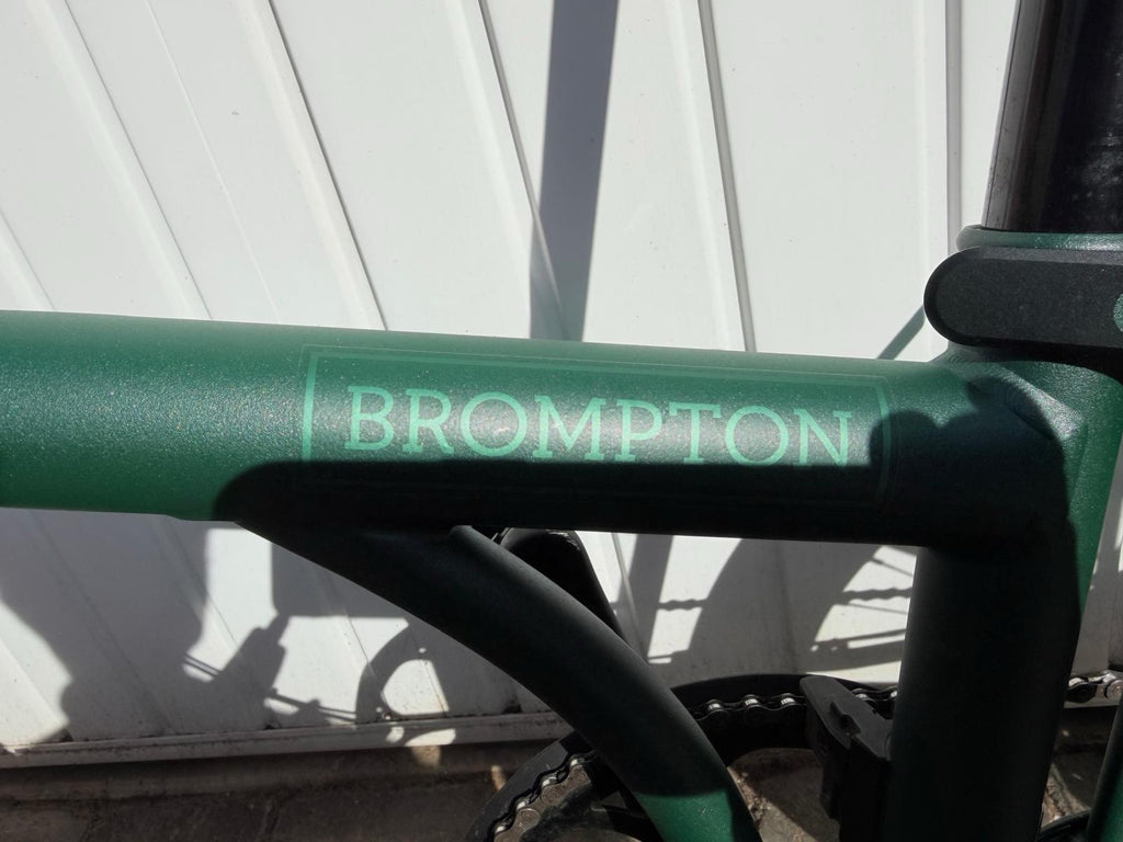 Brompton G Line 8-Speed Folding Bike Size Medium Forest Green.  Excellent .