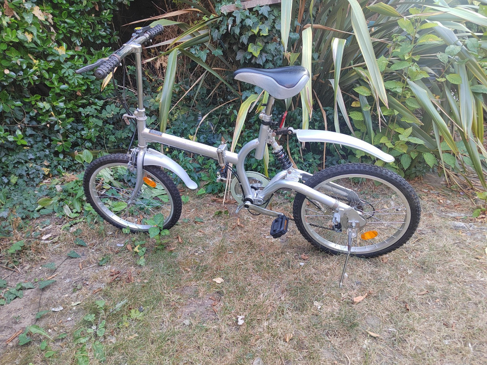Folding Bike Ideal for Train and Bus Commute Foldup Bicycle Men's Women's Unisex