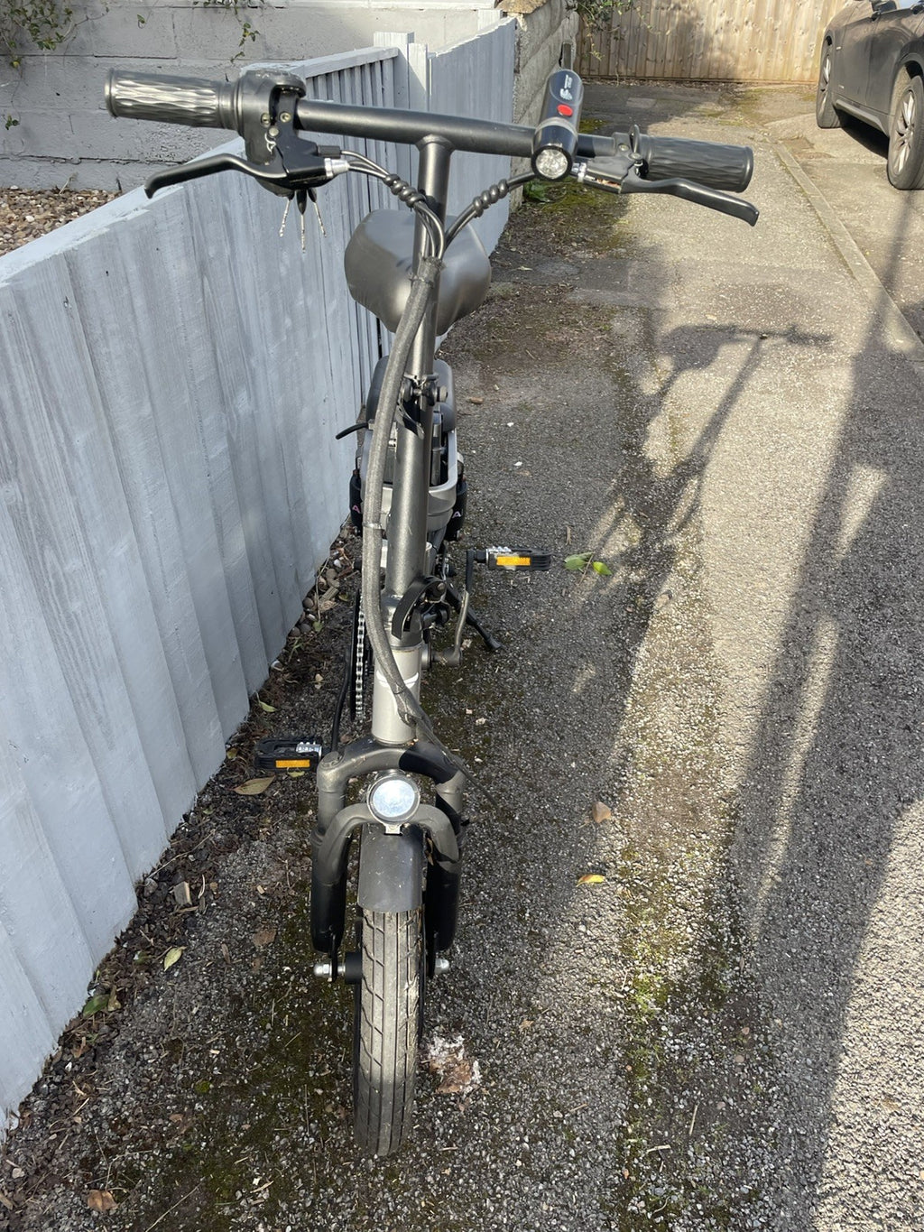 Folding fold up commuter bike ideal for train/ bus 15mph e. Pedal assist