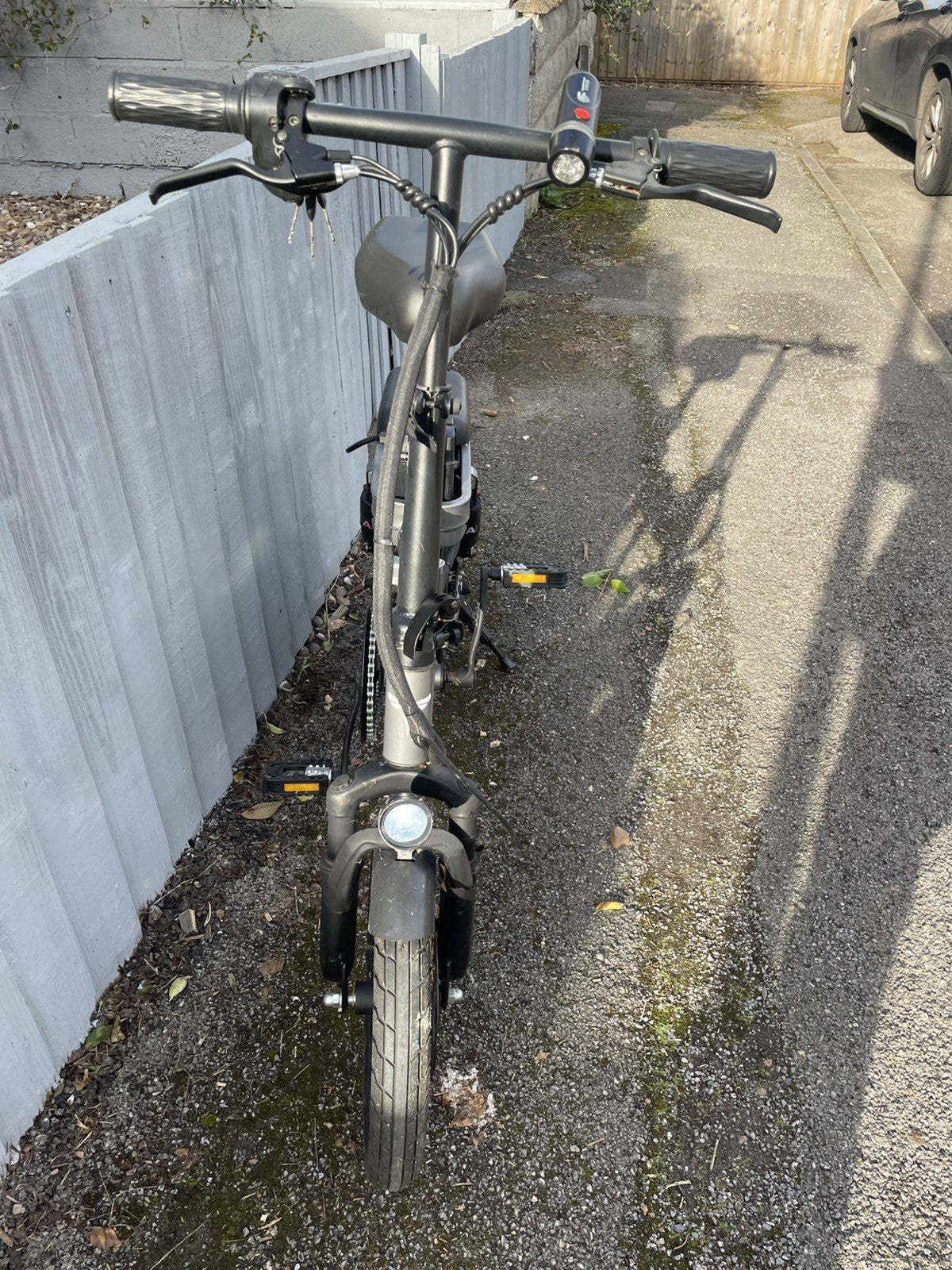 Folding fold up commuter bike ideal for train/ bus 15mph e. Pedal assist