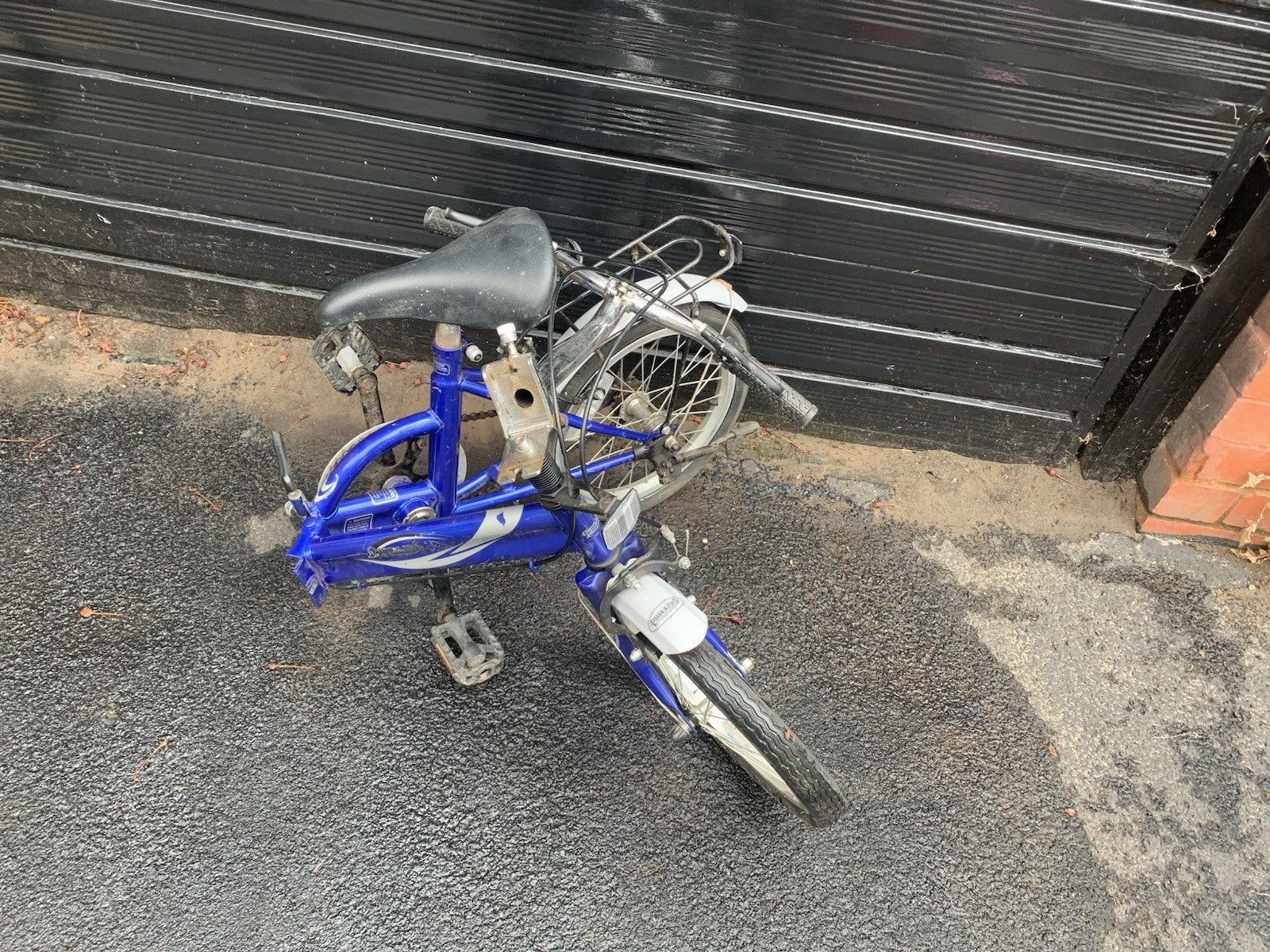 Phillips Fold Away Bike Cycle Blue With Built In Stand