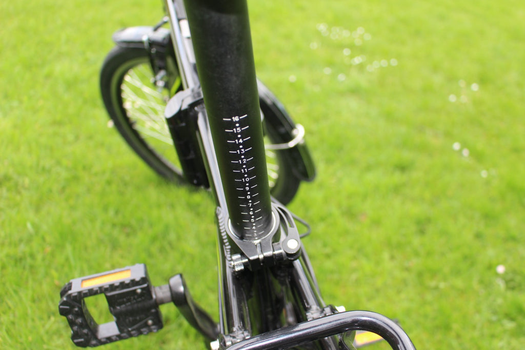 Carrera Cross City unisex folding bike great condition collection near Crewe