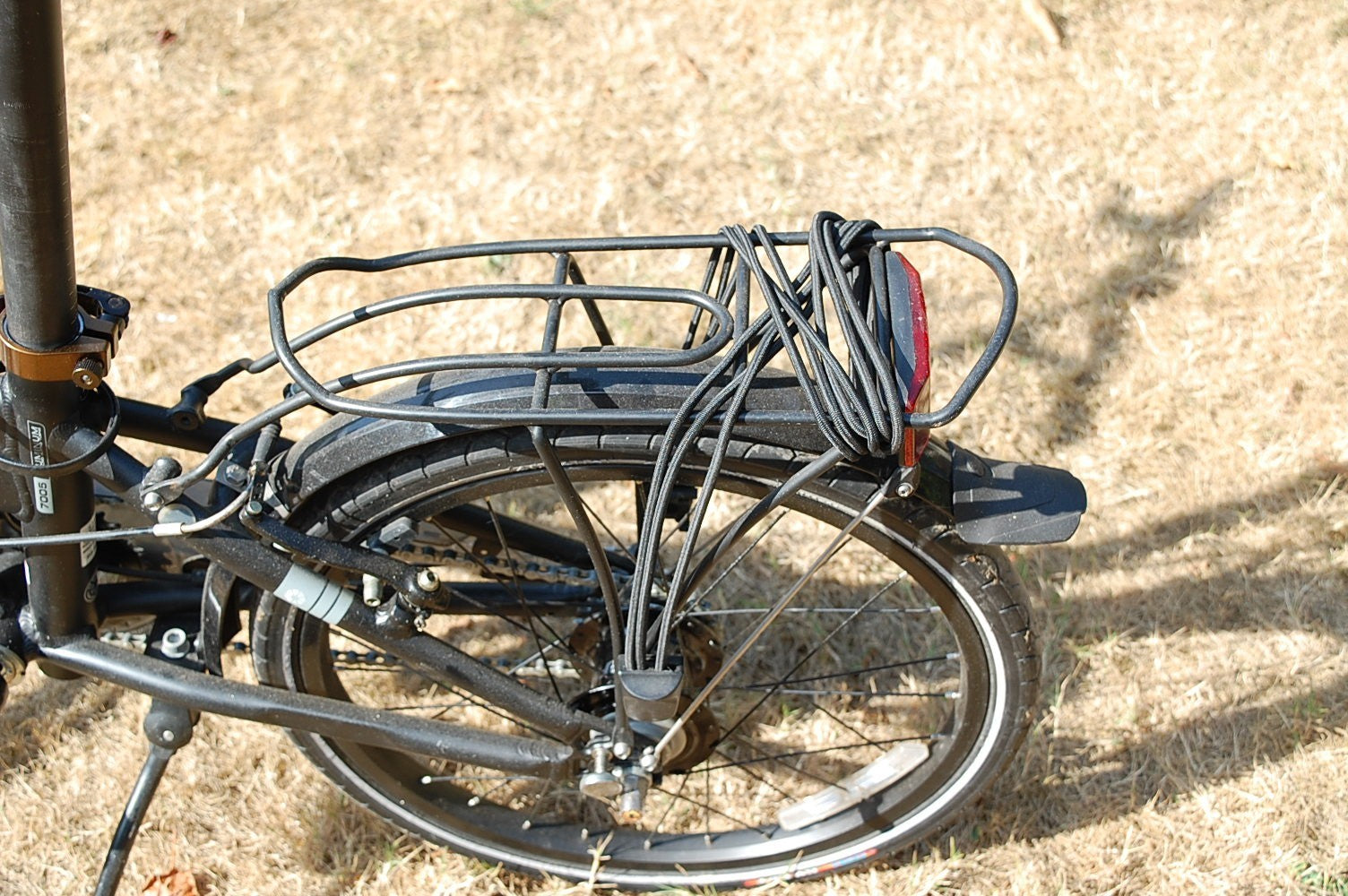 Dahon Vitesse lightweight Aluminium folding bicycle - 5 speed + accessories.