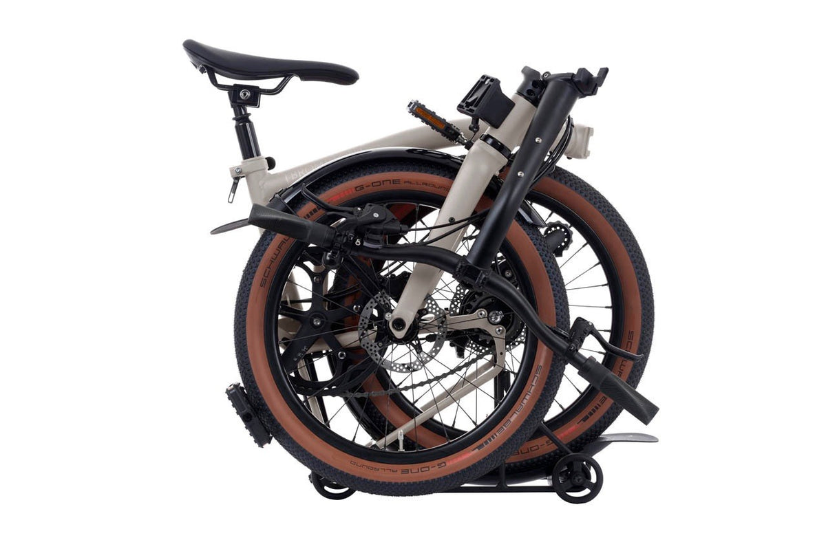 Brompton G Line Medium Folding Bike 8-Speed, Traildust White w rack & mudguards
