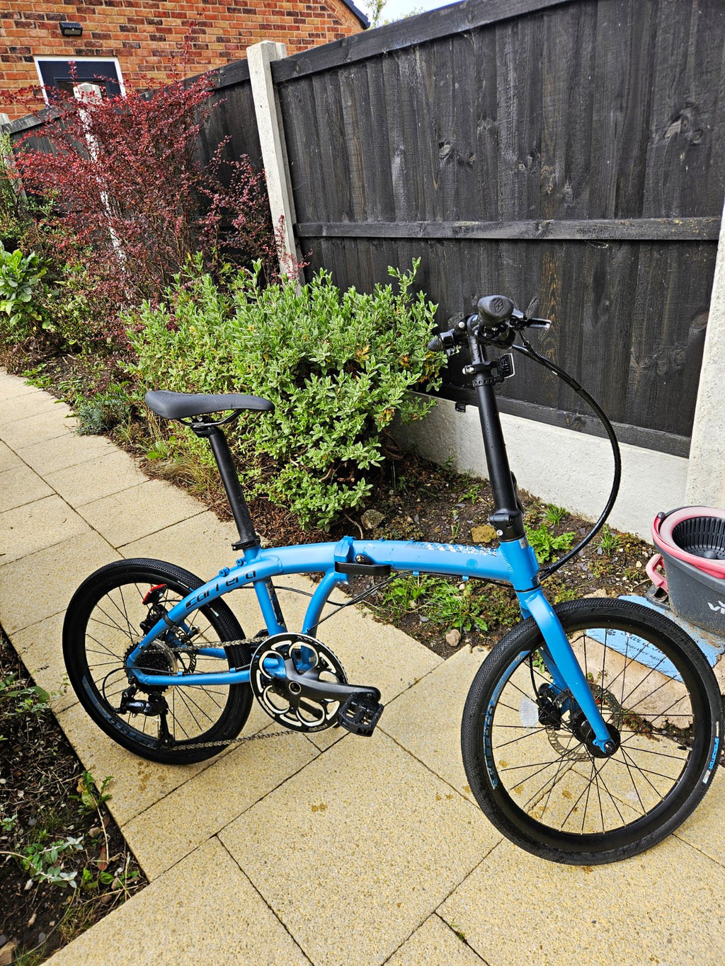 Carrera 20in Folding Bike Blue/Black Disc Brakes Derailleur 8 Gears Kickstand