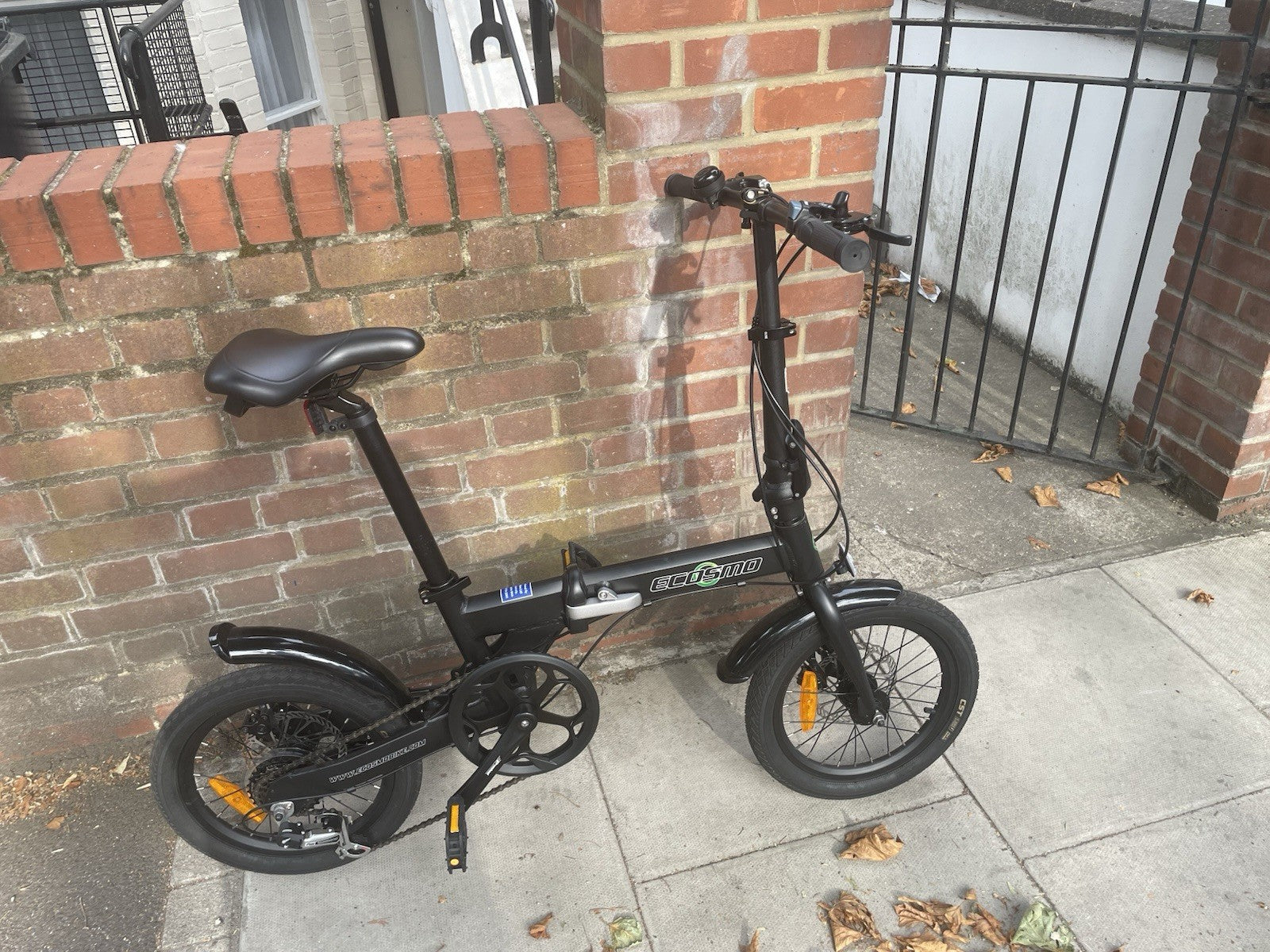 Ecosmo Folding Bike 16inch Wheels Black Mechanical Disc Brakes with Mudguards