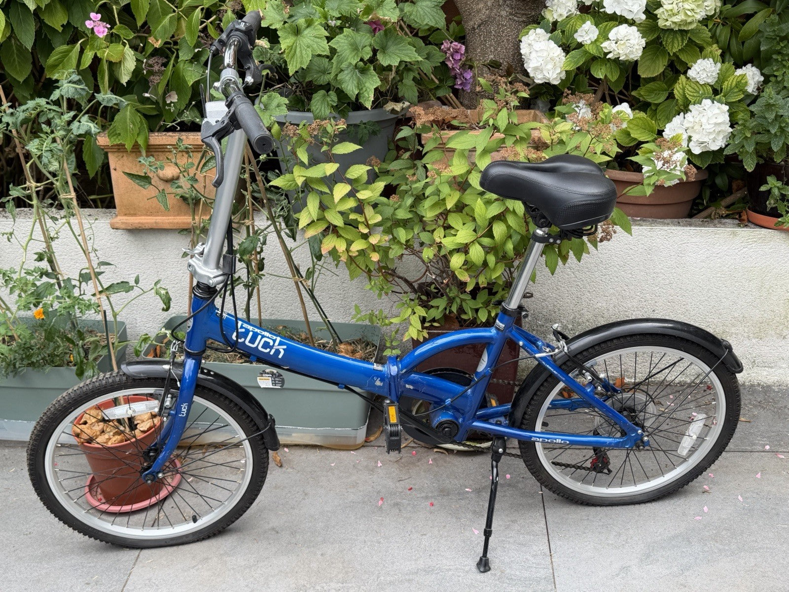 Apollo Tuck Folding Bike 20" Wheels, 6 speed, Blue
