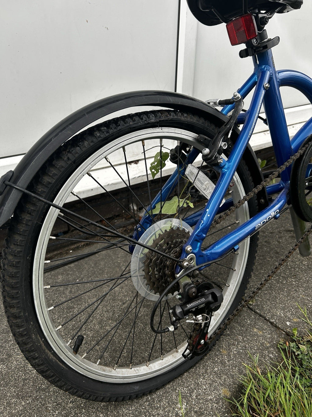 Apollo Luch Folding Bike 20 in Blue Aluminium V-Brake Mudguards Rear Light